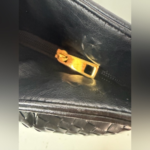 Black Woven Clutch - Picture 3 of 9